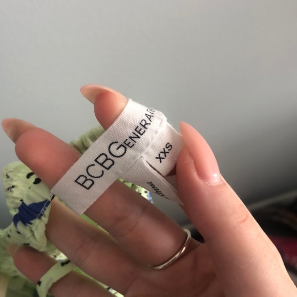 BCBG! Cute, breezy summer dress! Never been worn:) - Picture 5 of 5